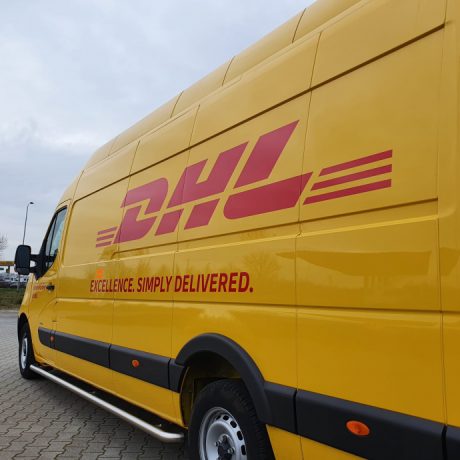 DHL autobelettering